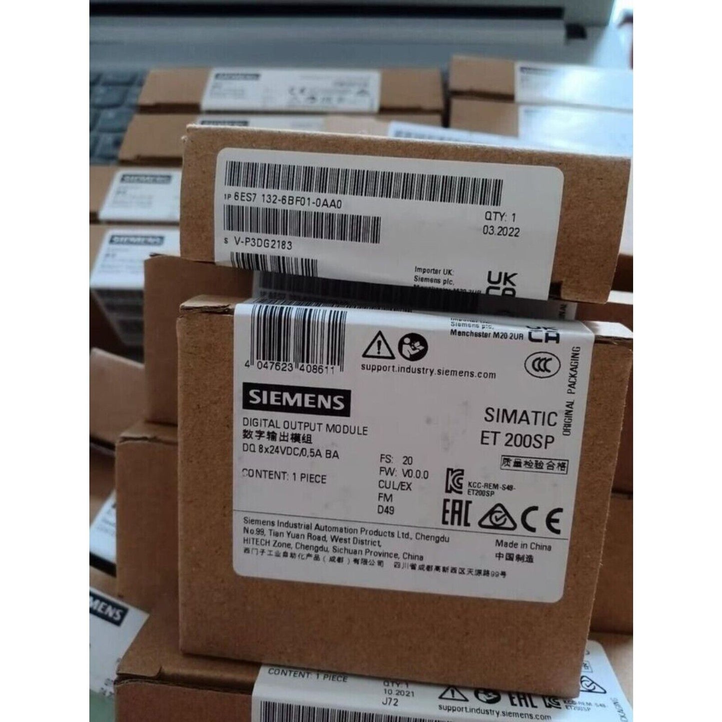 Siemens SIMATIC ET 200SP Digital Output Module in box, industrial automation part, model 6ES7 132-6BF01-0AA0