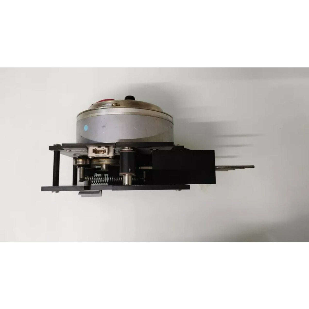 Yaskawa P09E-DN21 pump motor head, industrial automation part, silver and black mechanism