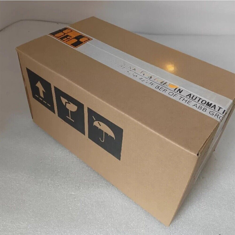 B&R 8LSA44.DA030D100-3 Servo Motor packaging box, new in box. Member of the ABB Group.