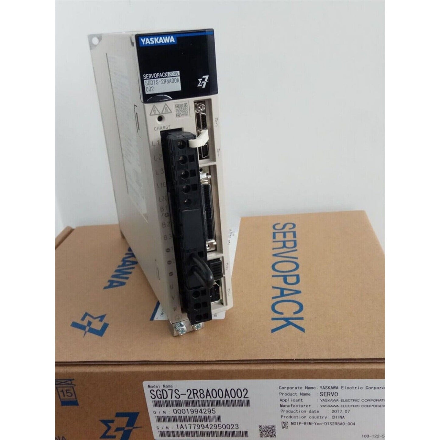Yaskawa SGD7S-2R8A00A002 Servo Drive, industrial automation part, SERVOPACK label, expedited shipping.