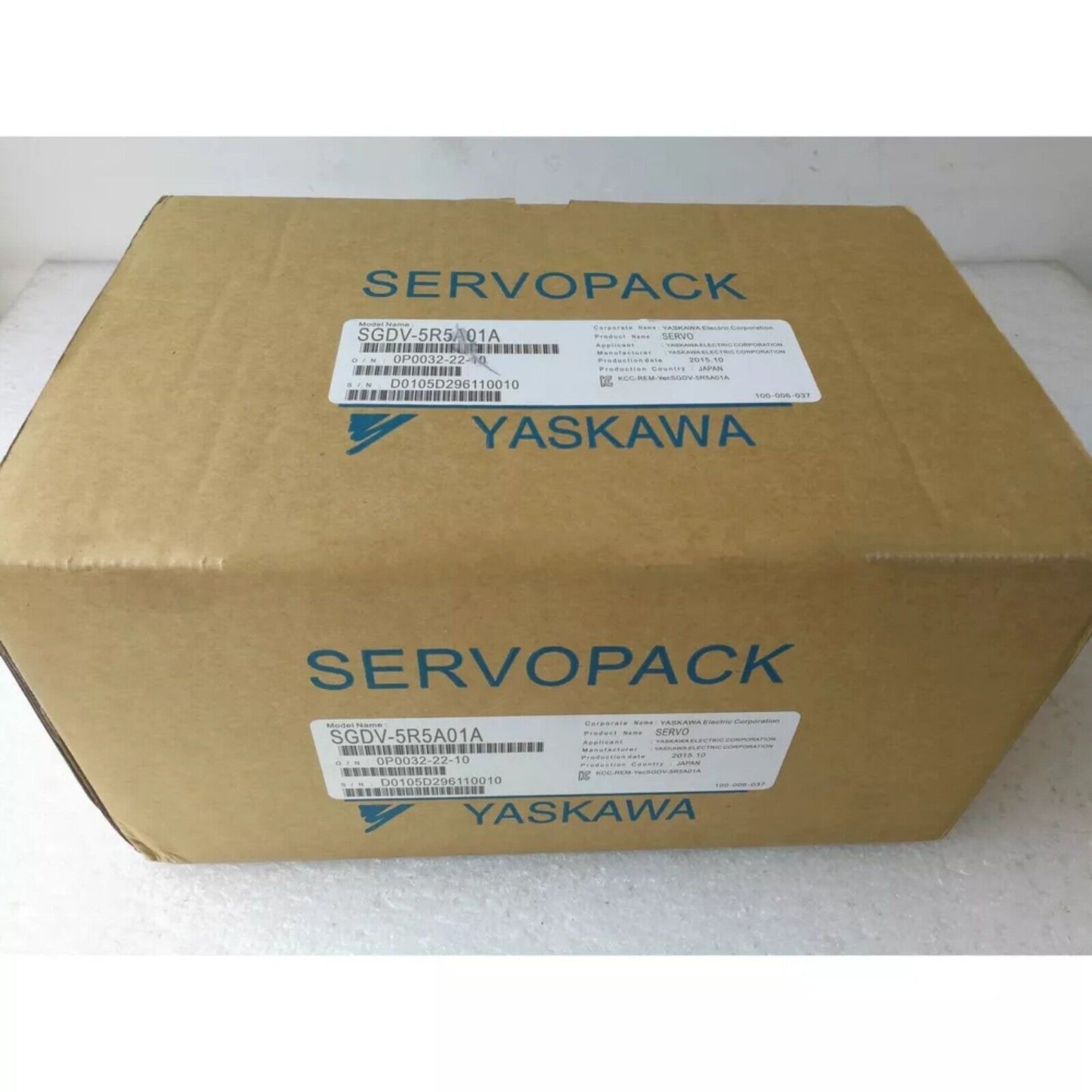 Yaskawa SGDV-5R5A01A Servo Drive in box. New ServoPack industrial automation part.
