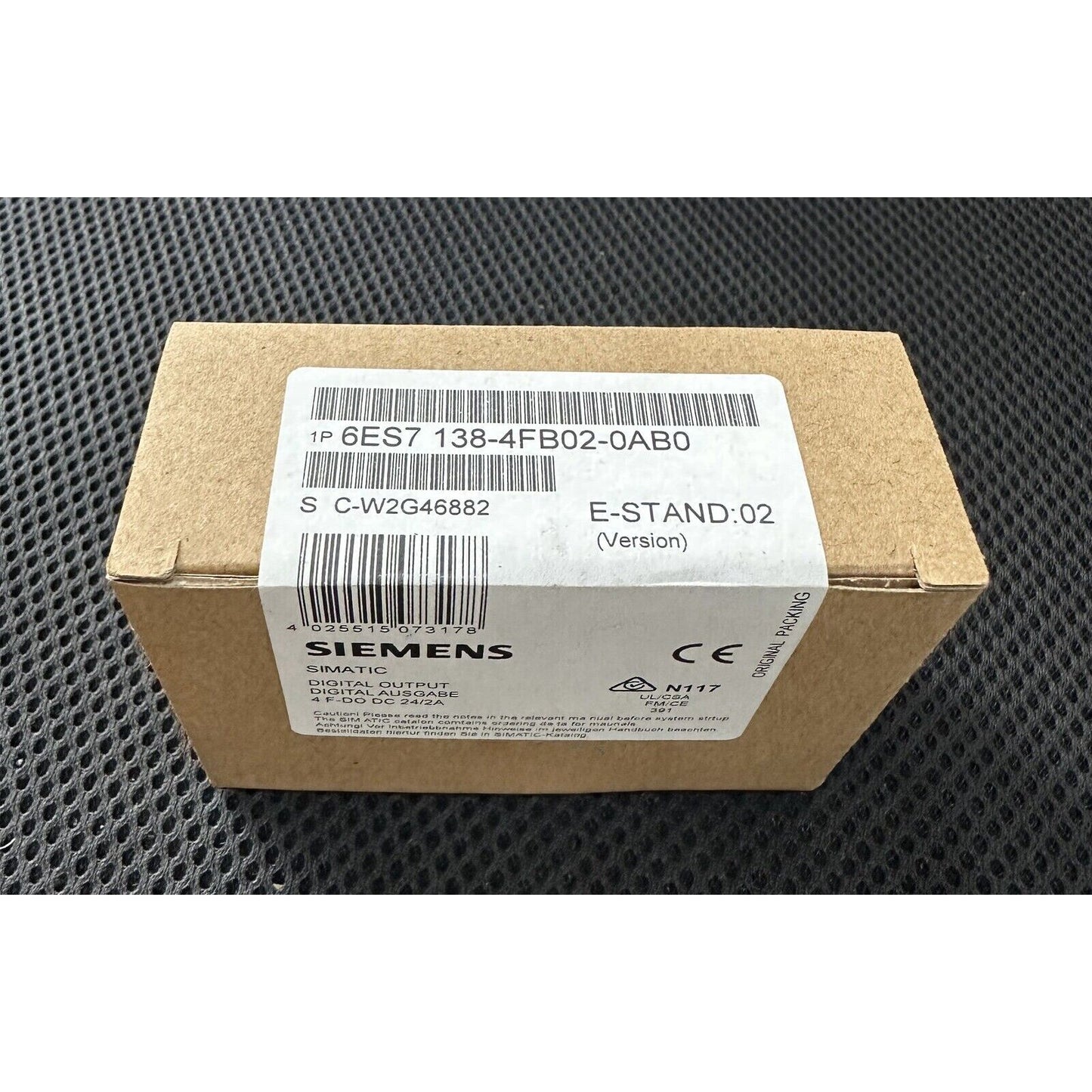 Siemens SIMATIC S7-1200 Digital Output Module 6ES7 138-4FB02-0AB0 in original packaging, industrial automation component