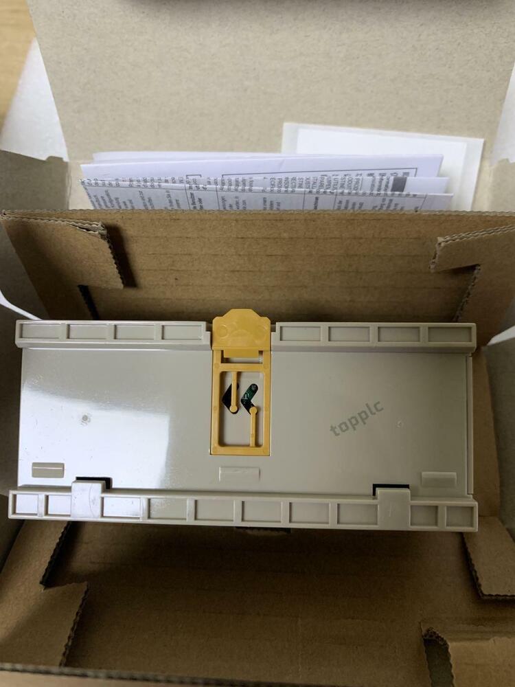 New Omron CRT1-OD16 controller module, in box, for industrial automation. topplec marked on it.