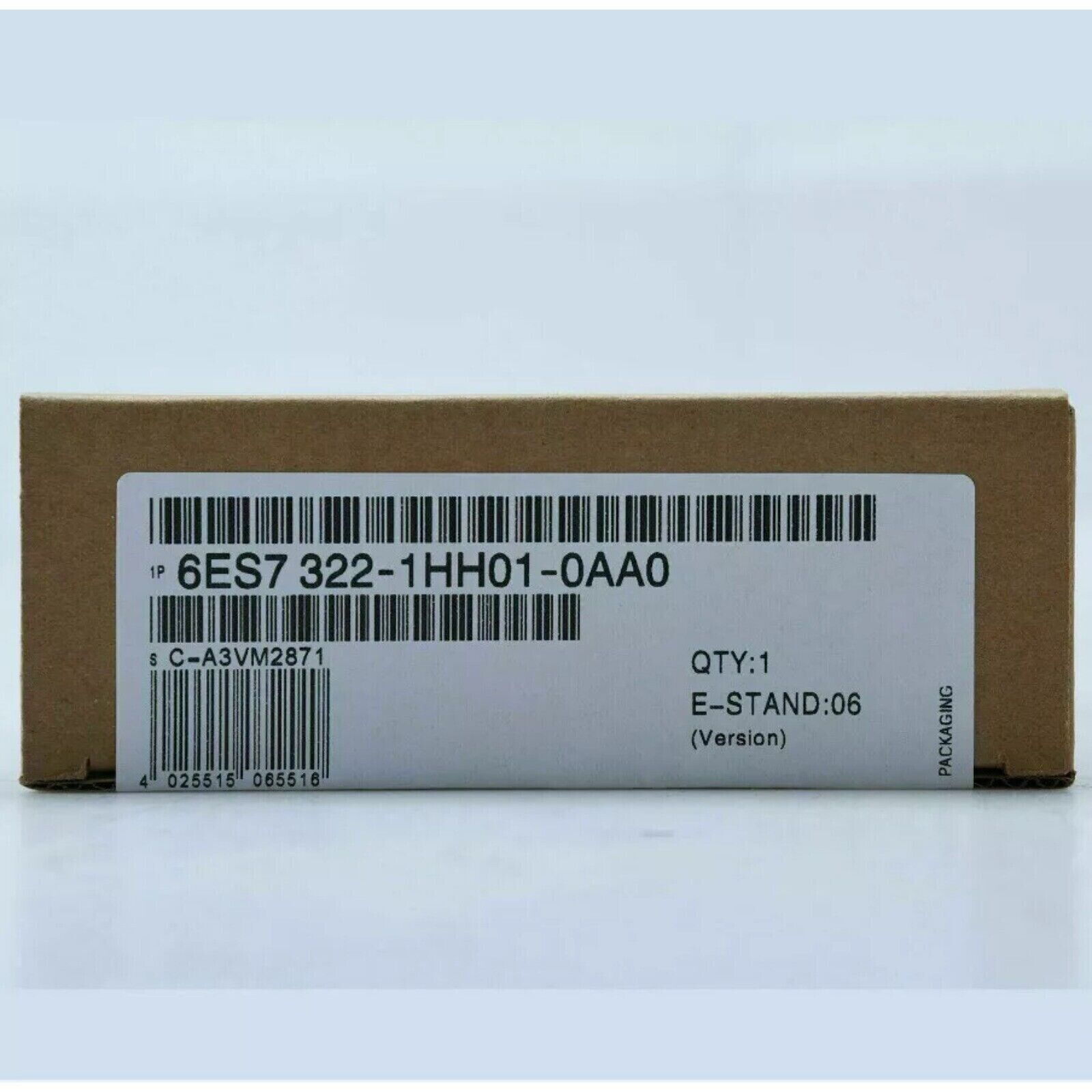 Siemens SIMATIC S7-300 digital output module 6ES7 322-1HH01-0AA0 in packaging box, industrial automation