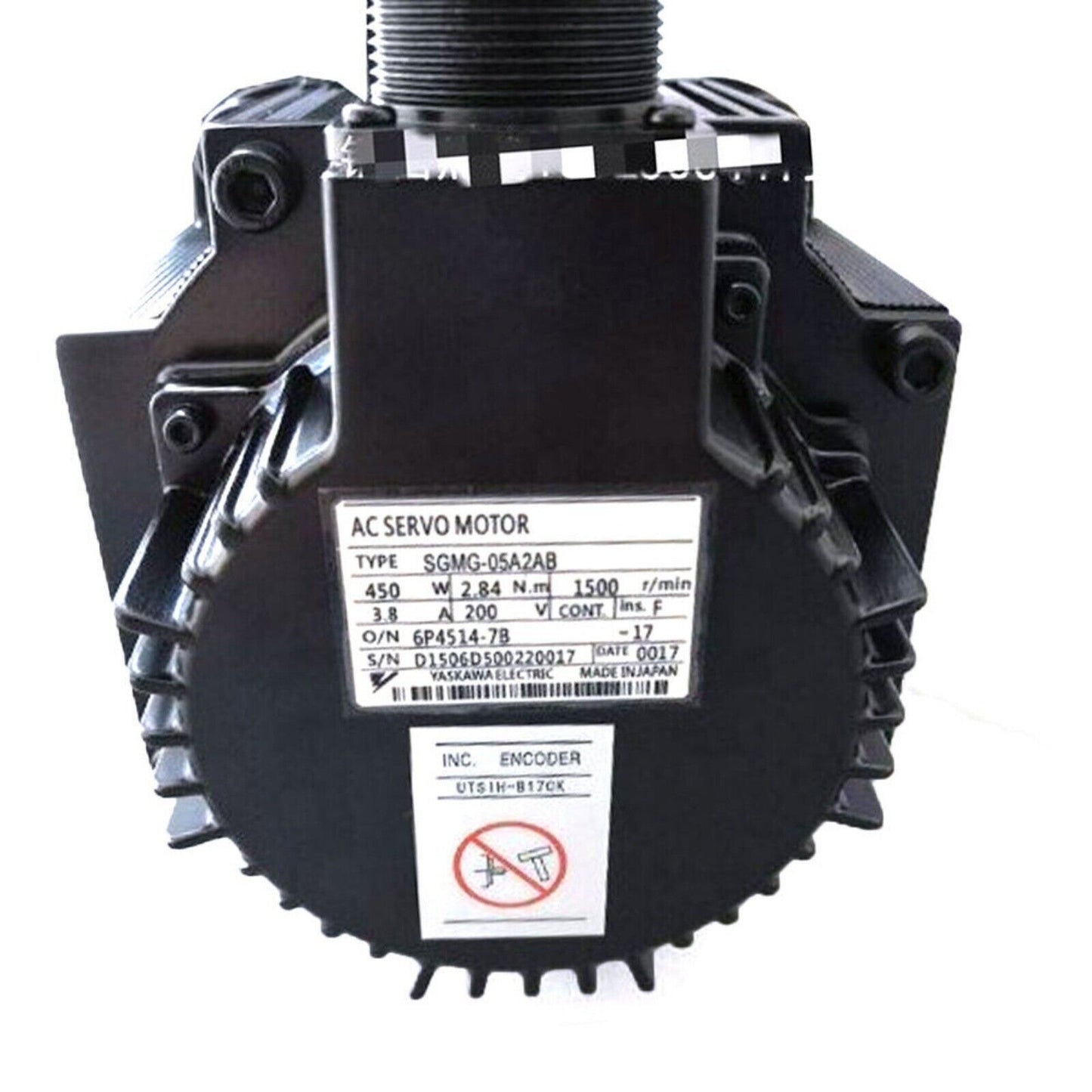 YASKAWA SGMG-05A2AB AC Servo Motor, black industrial automation equipment, Made in Japan, encoder.