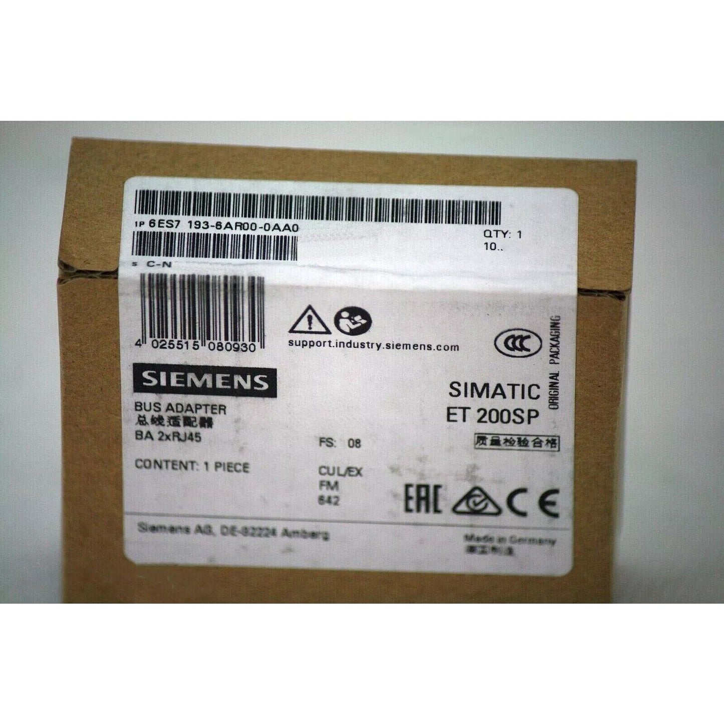 Siemens SIMATIC ET 200SP Bus Adapter 6ES7193-6AR00-0AA0 in box, factory automation part.