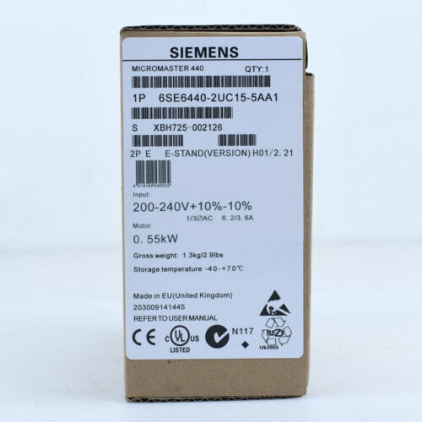 Siemens MICROMASTER 440 product box, 6SE6440-2UC15-5AA1 model, with product information and certifications