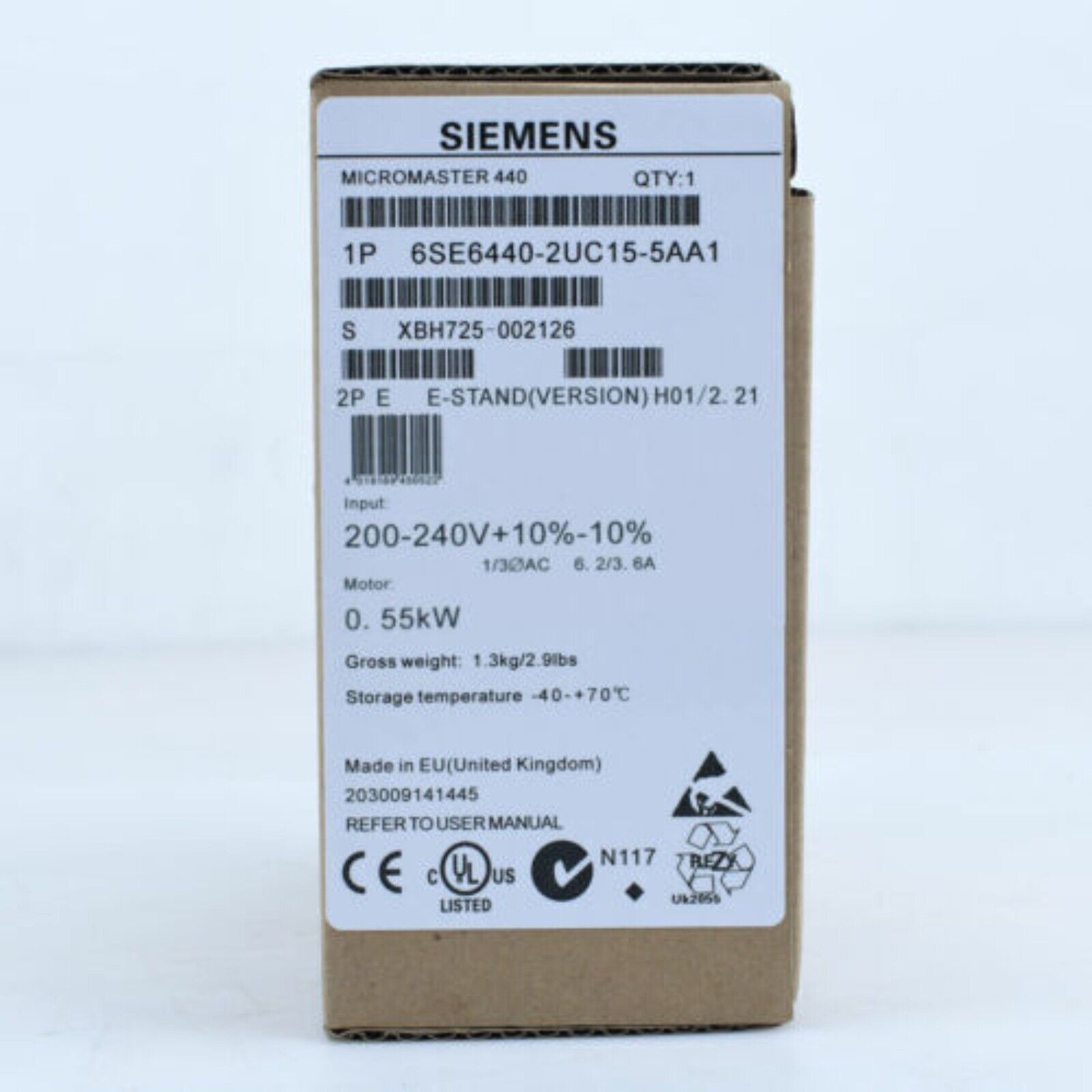 Siemens MICROMASTER 440 product box, 6SE6440-2UC15-5AA1 model, with product information and certifications