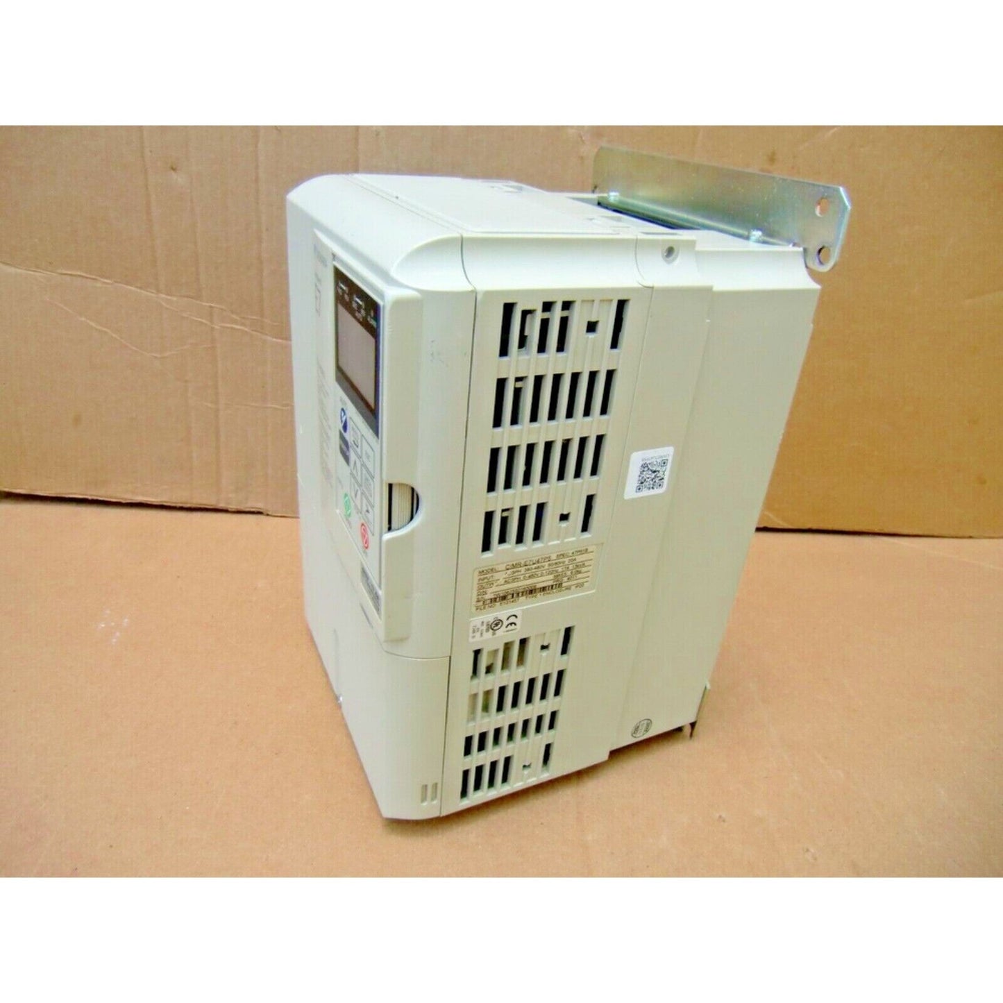 Inverter | YASKAWA | E7 VARIABLE FREQUENCY AC DRIVE, 380-480V, 17A, 10HP, P/N: CIMR-E7U47P5