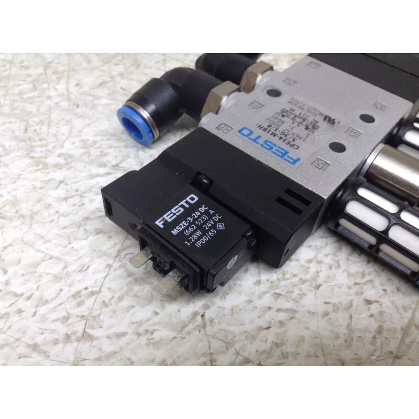 Valve | Festo | CPE14-M1BH-5/3G-1/8 196937 Solenoid Valve