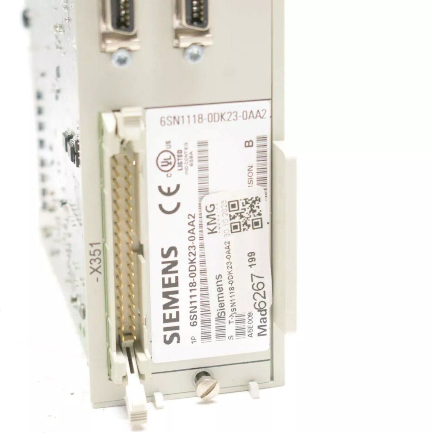 Siemens SIMODRIVE 611 Universal 6SN1118-0DK23-0AA2 Control Module, rack-mounted, featuring multiple ports and connectors