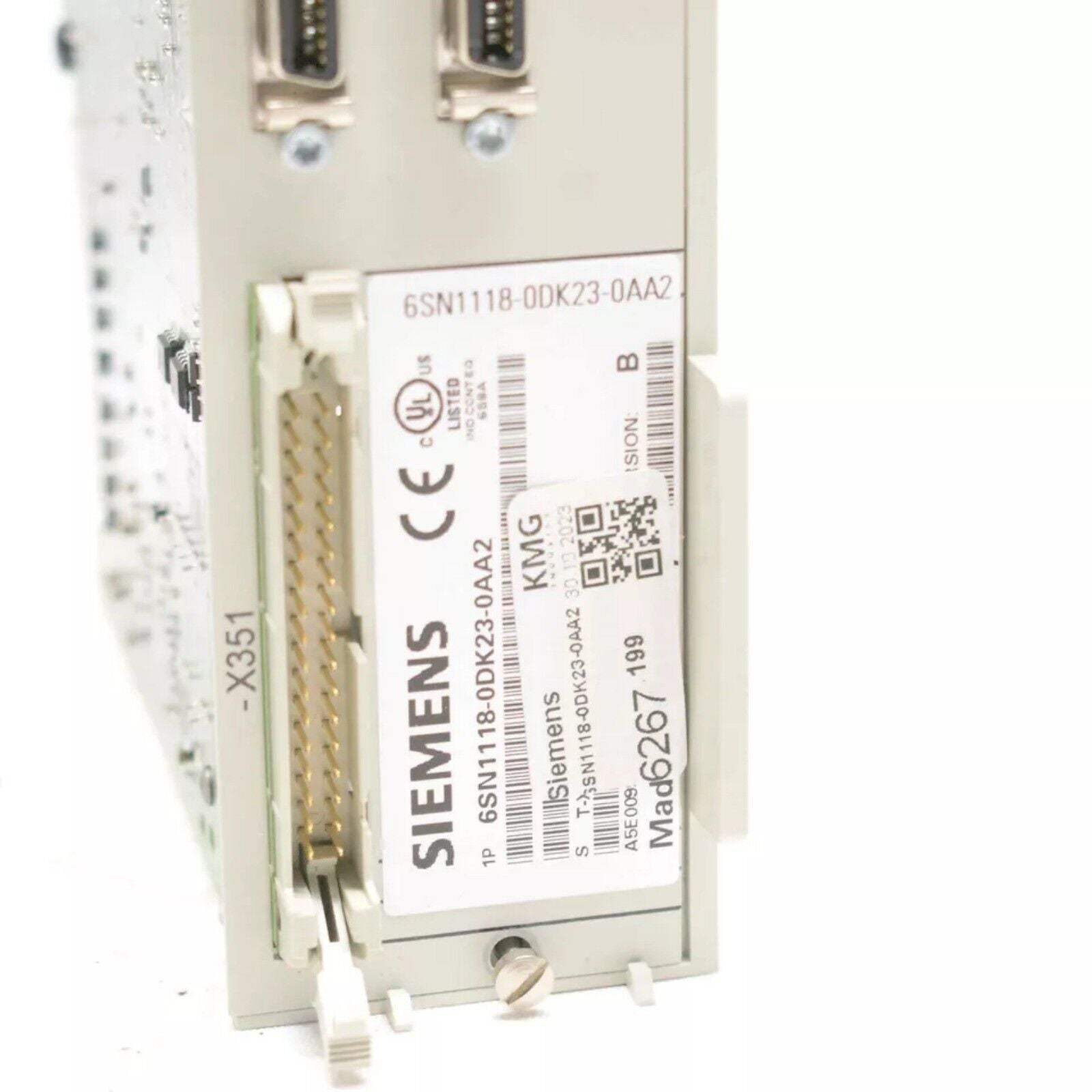 Siemens SIMODRIVE 611 Universal 6SN1118-0DK23-0AA2 Control Module, rack-mounted, featuring multiple ports and connectors