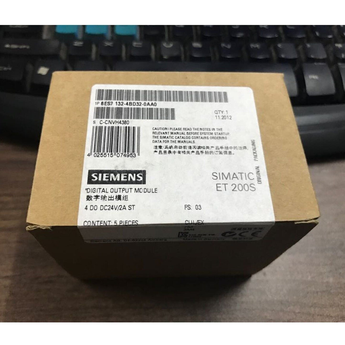 Siemens SIMATIC ET 200S digital output module, 6ES7 132-4BD32-0AA0, new in box