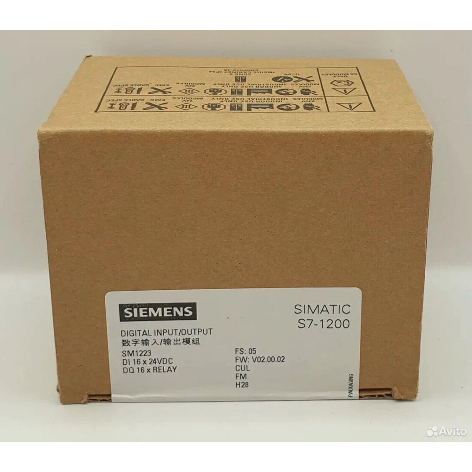Siemens SIMATIC S7-1200 SM1223 Digital I/O module box. 16 DI, 16 DQ relay.