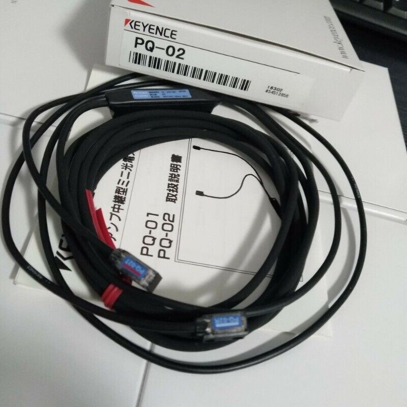 Keyence PQ-02 Photoelectric Sensor with Black Cable and Connectors