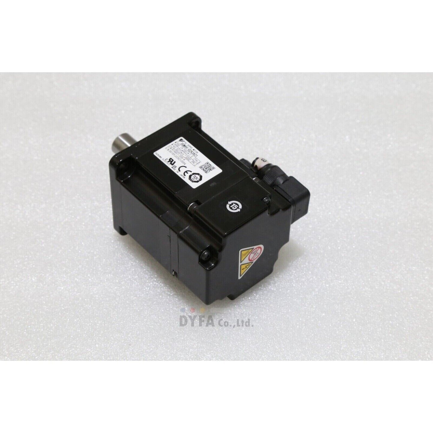 YASKAWA SGMAV-02A3A21 AC servo motor, black industrial component, Japan made, DYFA Co., Ltd.