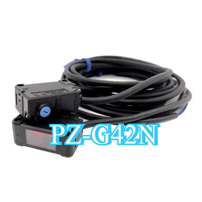 Keyence PZ-G42N proximity sensor, new in box, black sensor with cable