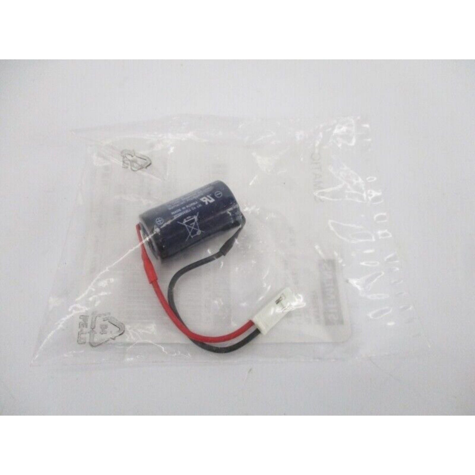 SIMATIC S7 backup battery 6ES7971-1AA00-0AA0 with connector, for memory and RTC functions.