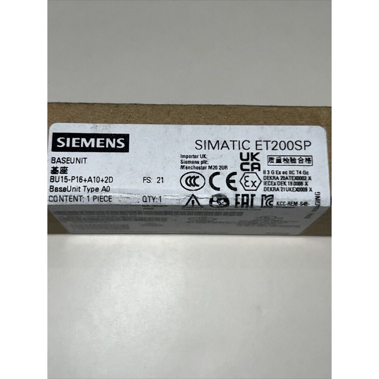 Siemens SIMATIC ET 200SP BaseUnit packaging, featuring push-in terminals, for industrial automation, DIN rail mount