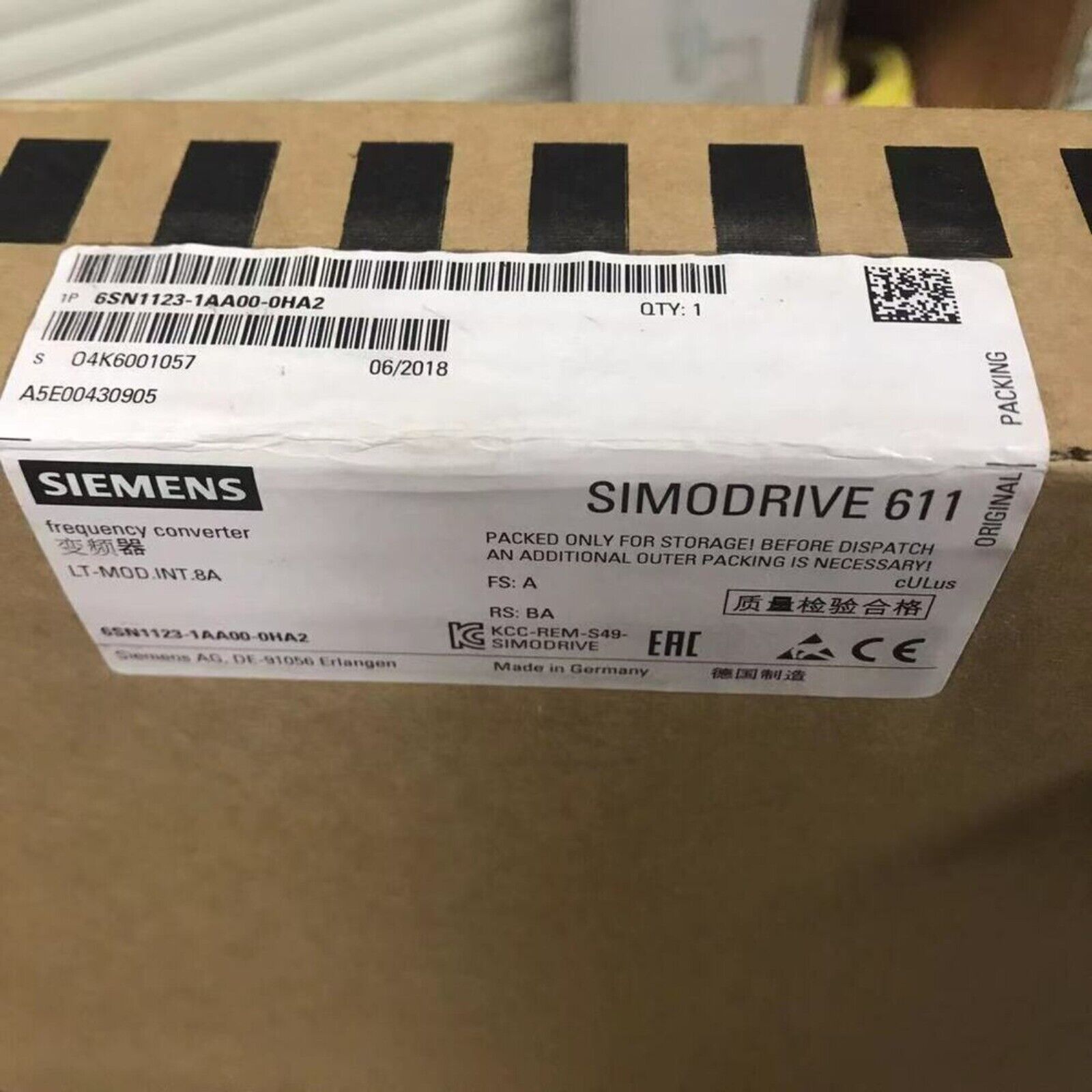 Siemens SIMODRIVE 611 frequency converter packaging, industrial automation part