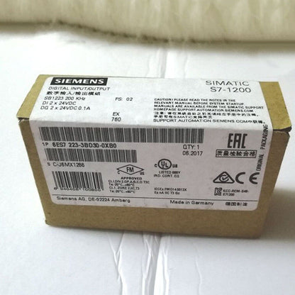Siemens SIMATIC S7-1200 Digital I/O Module 6ES7 223-3BD30-0XB0 on box, industrial automation part.