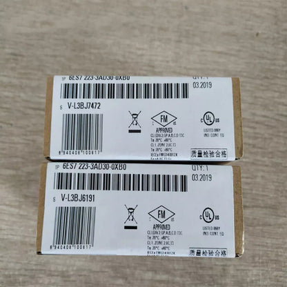 Siemens S7-1200 Digital I/O module packaging, 6ES7 223-3AD30-0XB0, industrial automation, with certifications.