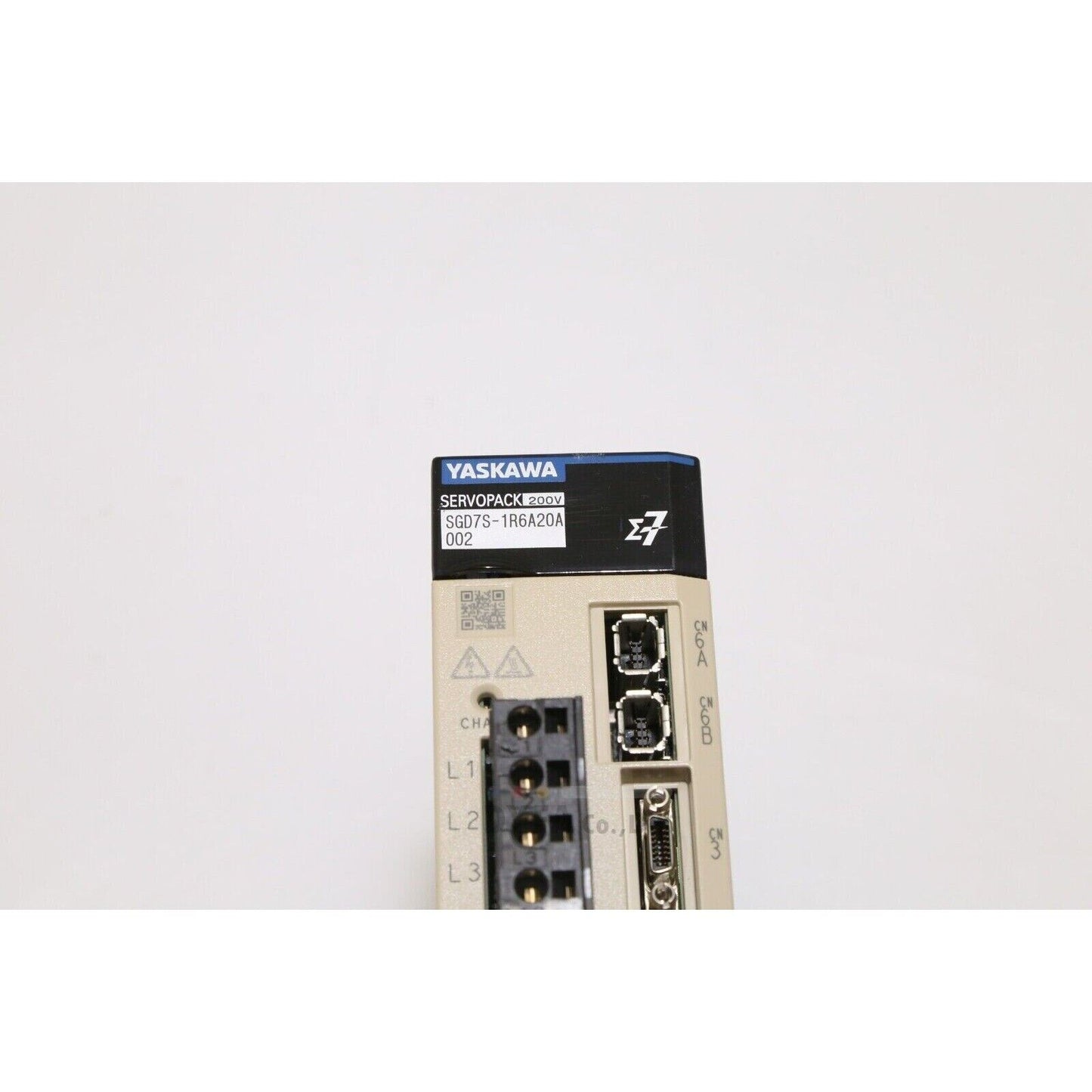 YASKAWA SGD7S-1R6A20A002 AC Servo Drive, Industrial automation equipment, beige and black, product detail.