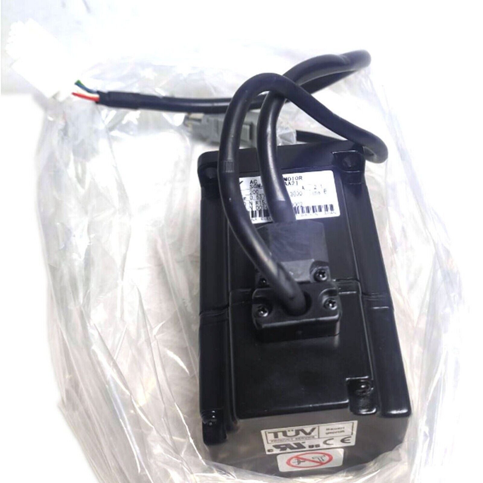 New YASKAWA SGMAH-02AAA21 AC Servo Motor with label detail, black body, industrial automation part.