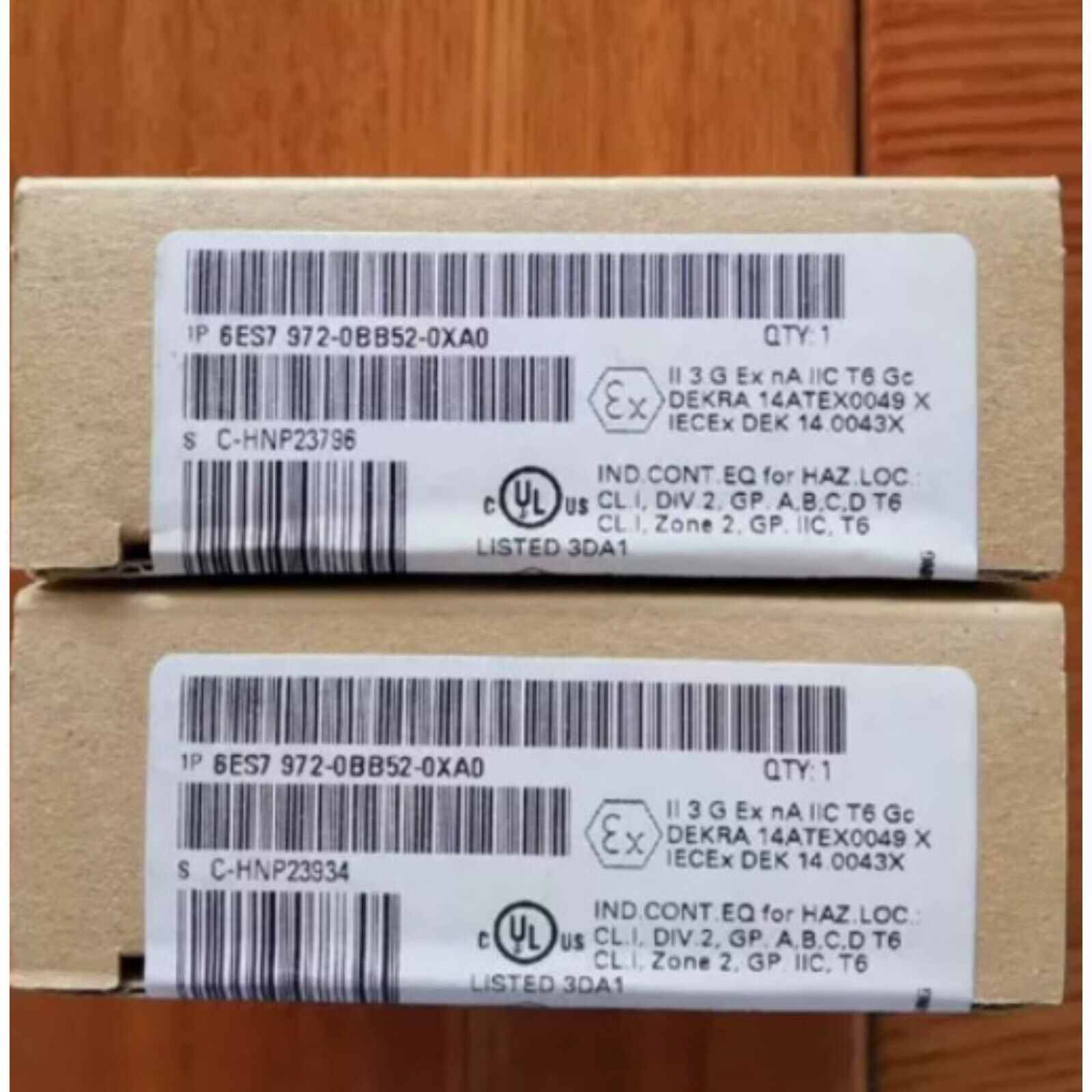 Siemens SIMATIC DP Connection Plug 6ES7 972-0BB52-0XA0 product box, industrial automation part.