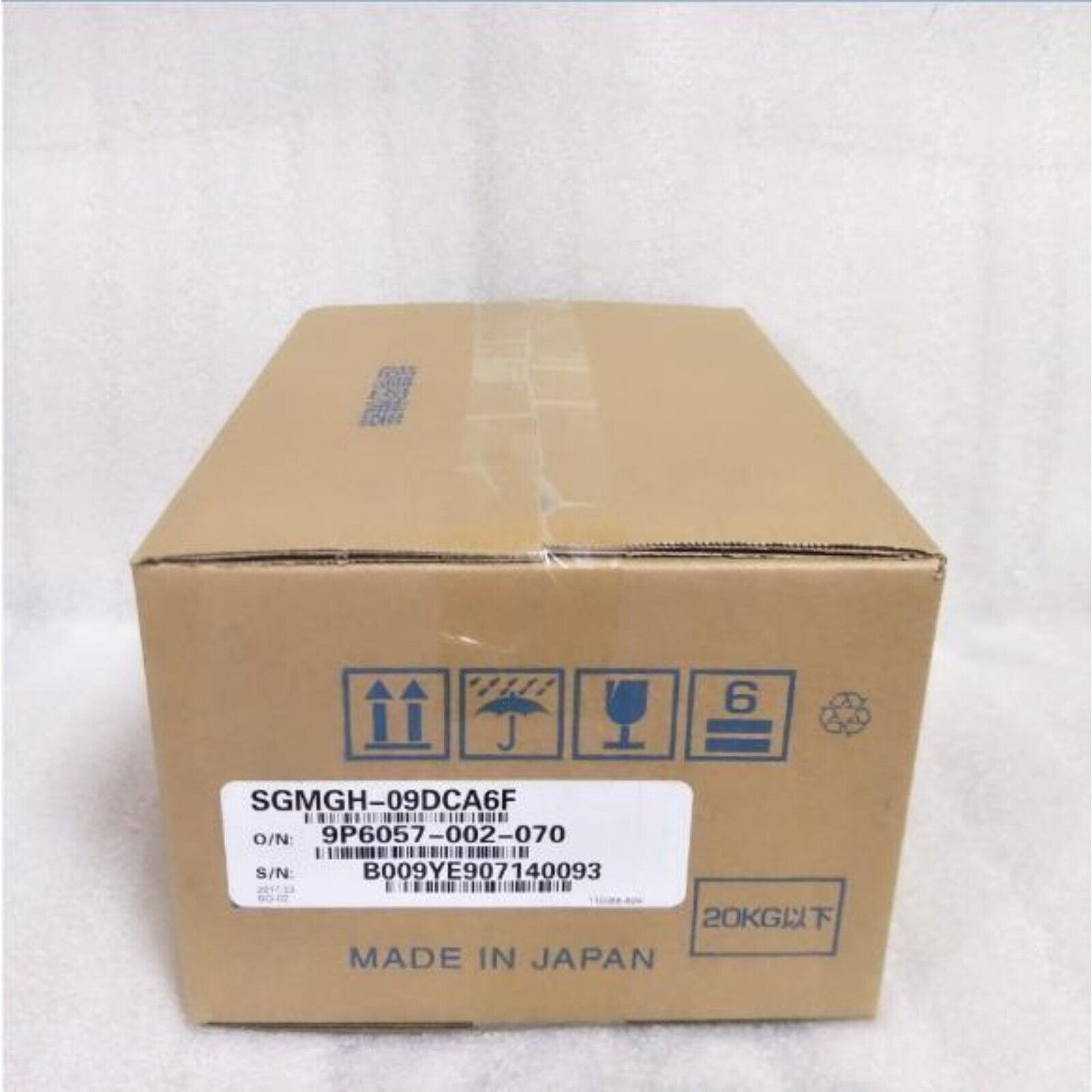 YASKAWA SGMGH-09DCA6F AC Servo Motor in cardboard box, new expedited shipping, Made in Japan.
