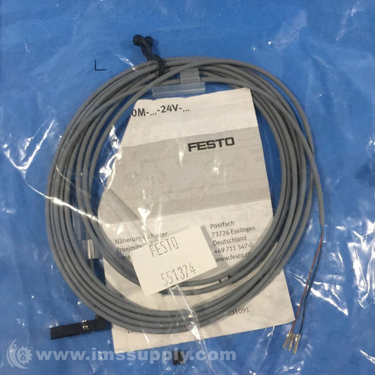 Festo SMT-10M-PS-24V-E-2,5-Q-OE 551374 proximity sensor with gray cable.