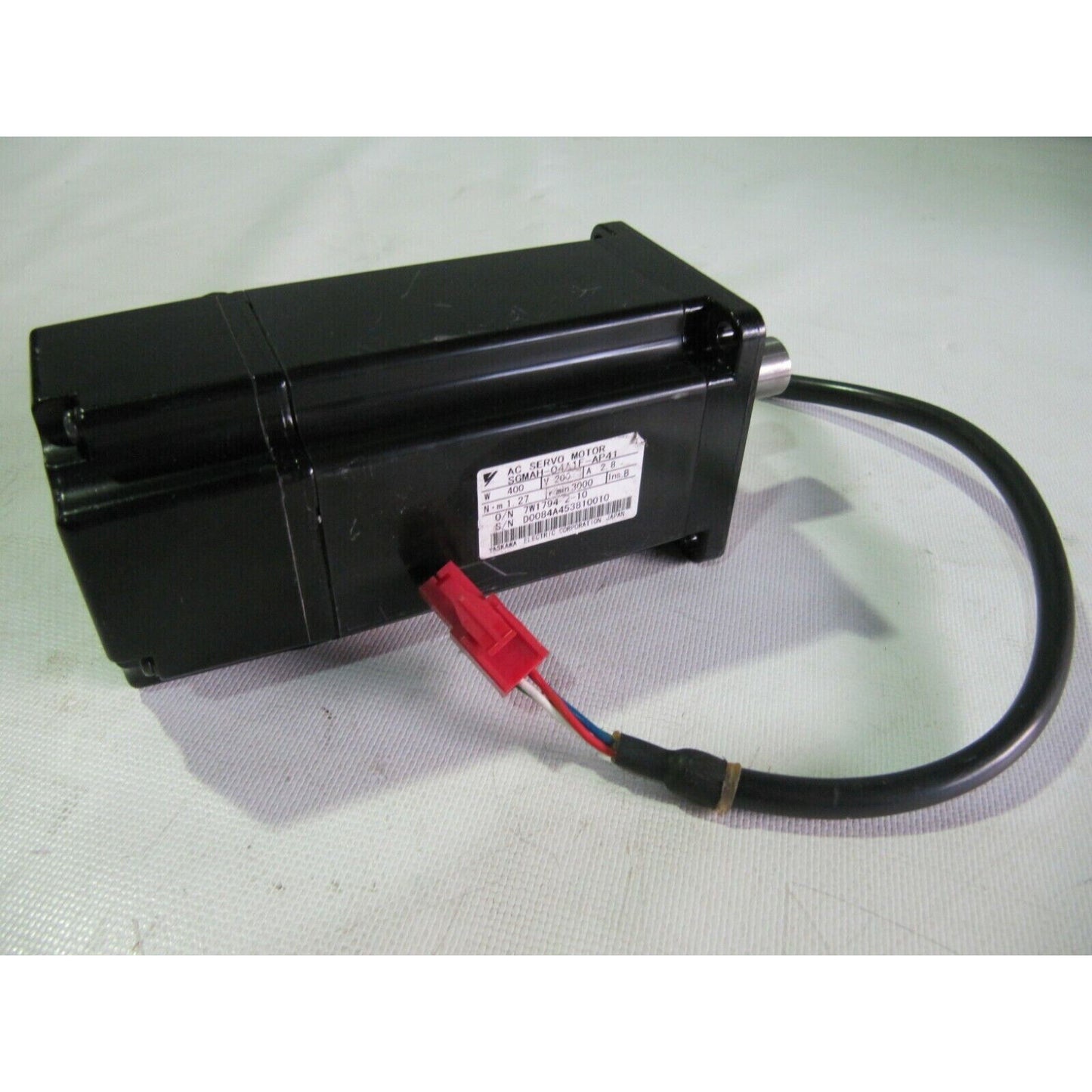 Servo Motor | YASKAWA | AC Servo Motor 200V 3000RPM 2.8A SGMAH-04A1F-AP41