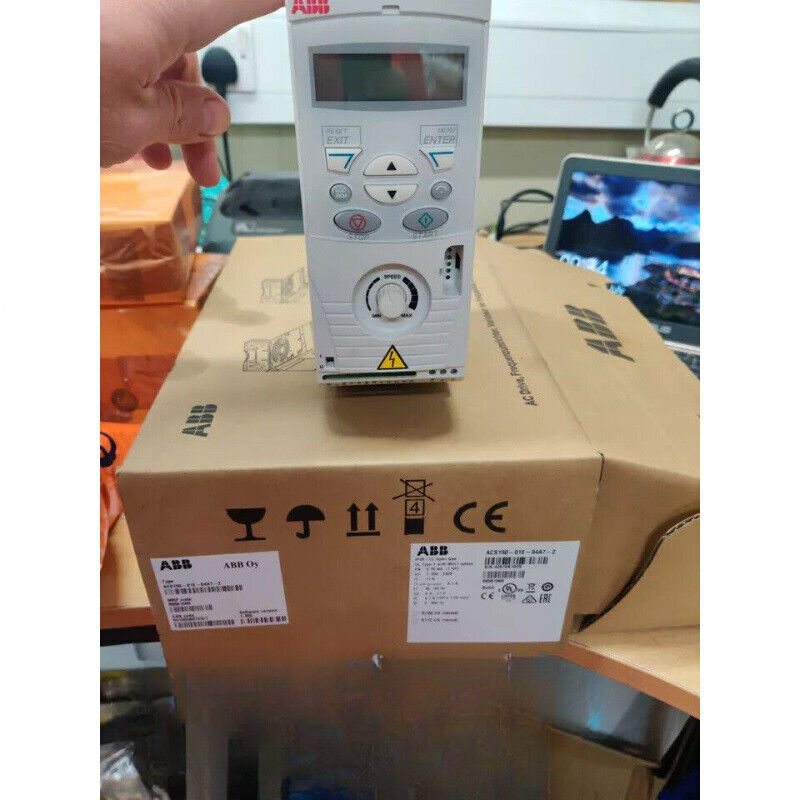 ABB ACS150-01E-04A7-2 Inverter control panel, 0.75KW 220V, industrial automation component