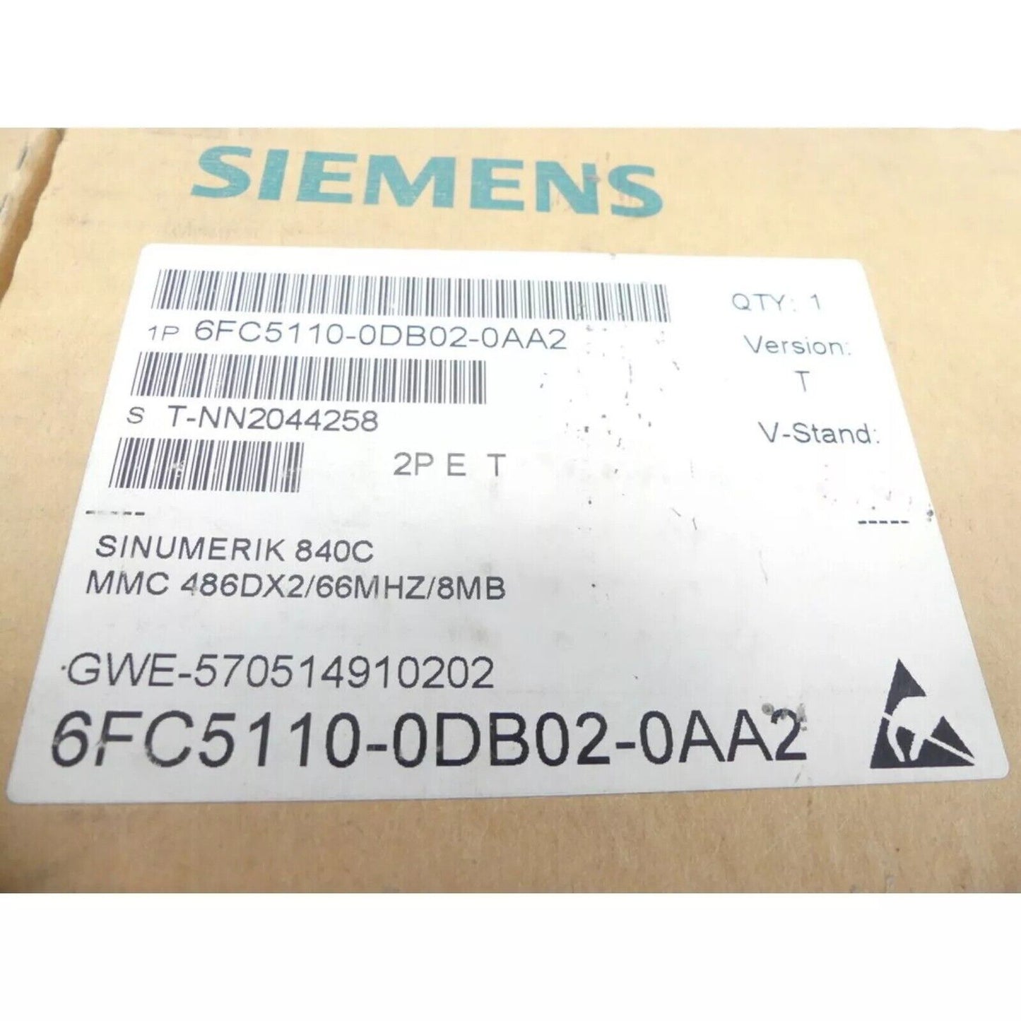 Siemens SINUMERIK 840C MMC-CPU part 6FC5110-0DB02-0AA2, industrial automation component, quantity 1, version T.