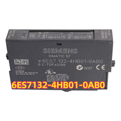 Siemens SIMATIC ET 200S Digital Output Module 6ES7132-4HB01-0AB0, 8 PNP outputs, 24V DC, for industrial automation