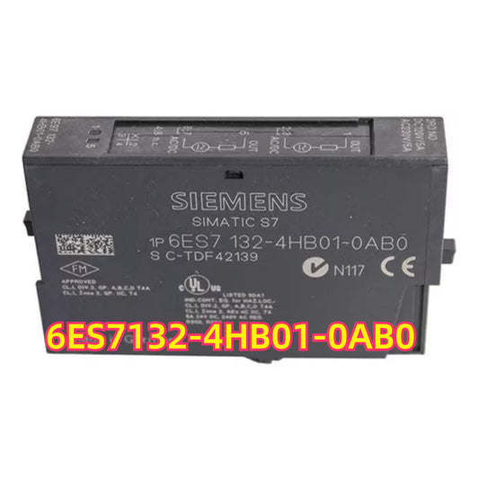 Siemens SIMATIC ET 200S Digital Output Module 6ES7132-4HB01-0AB0, 8 PNP outputs, 24V DC, for industrial automation