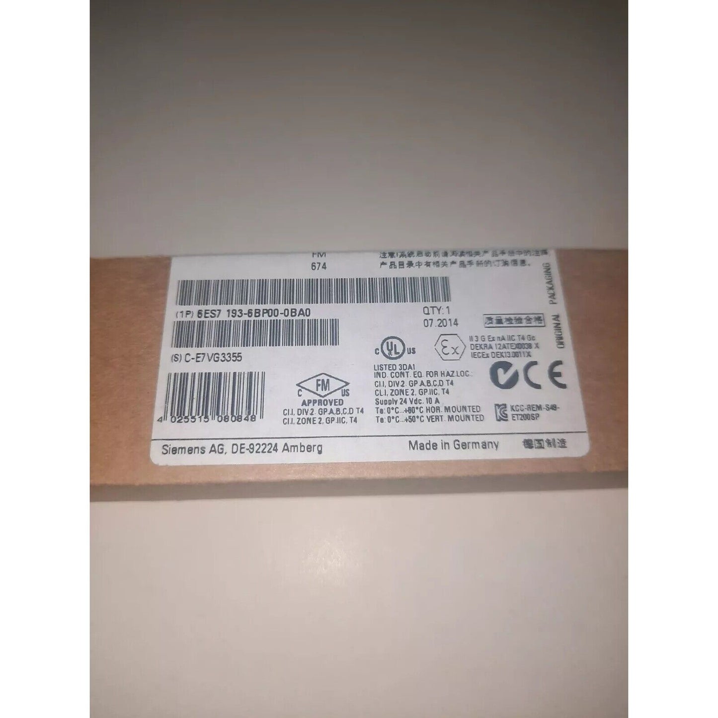 Siemens SIMATIC ET 200SP BaseUnit 6ES7193-6BP00-0BA0 product label, Made in Germany, industrial automation component.