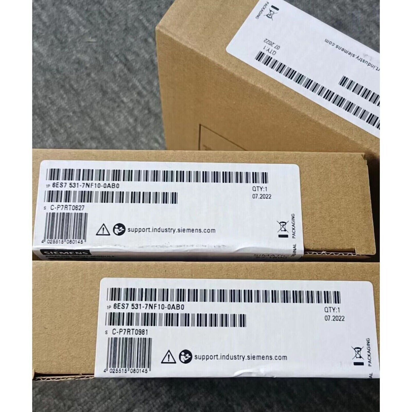 Siemens S7-1500 Analog Input Module in packaging, model 6ES7 531-7NF10-0AB0