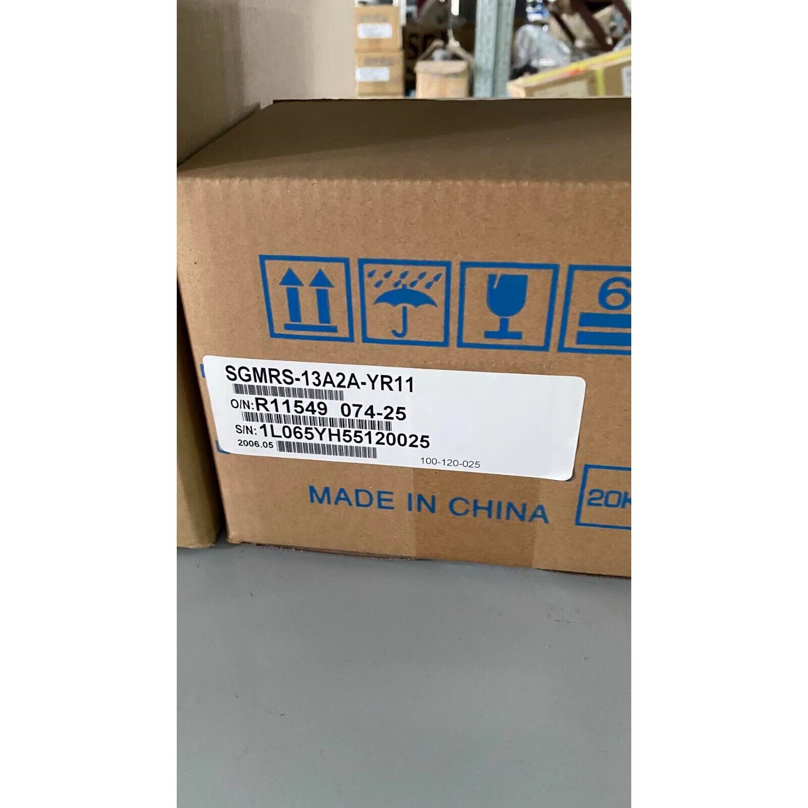 YASKAWA SGMRS-13A2A-YR11 servo motor box, Made in China, industrial automation part