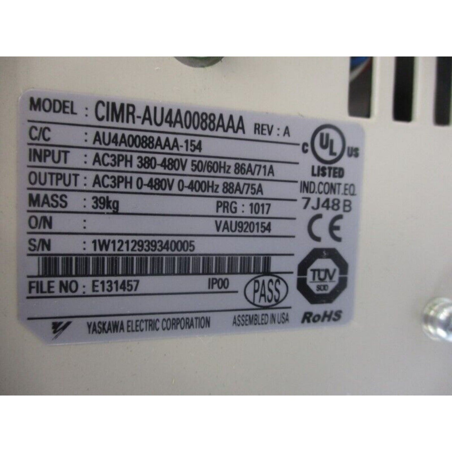 YASKAWA CIMR-AU4A0088AAA Inverter product label showing specifications. AC3PH 380-480V input, 86A/71A, and 39kg.