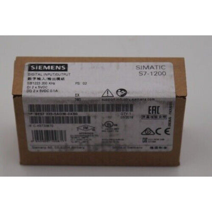 Siemens SIMATIC S7-1200 Digital I/O Module in packaging, industrial automation part