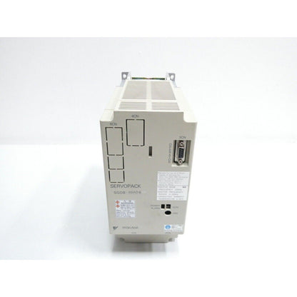 Yaskawa SGDB-05ADG Servopack servo drive. 4CN, 6CN connectors, OPERATOR port. 200Hz frequency. 0-65°C.