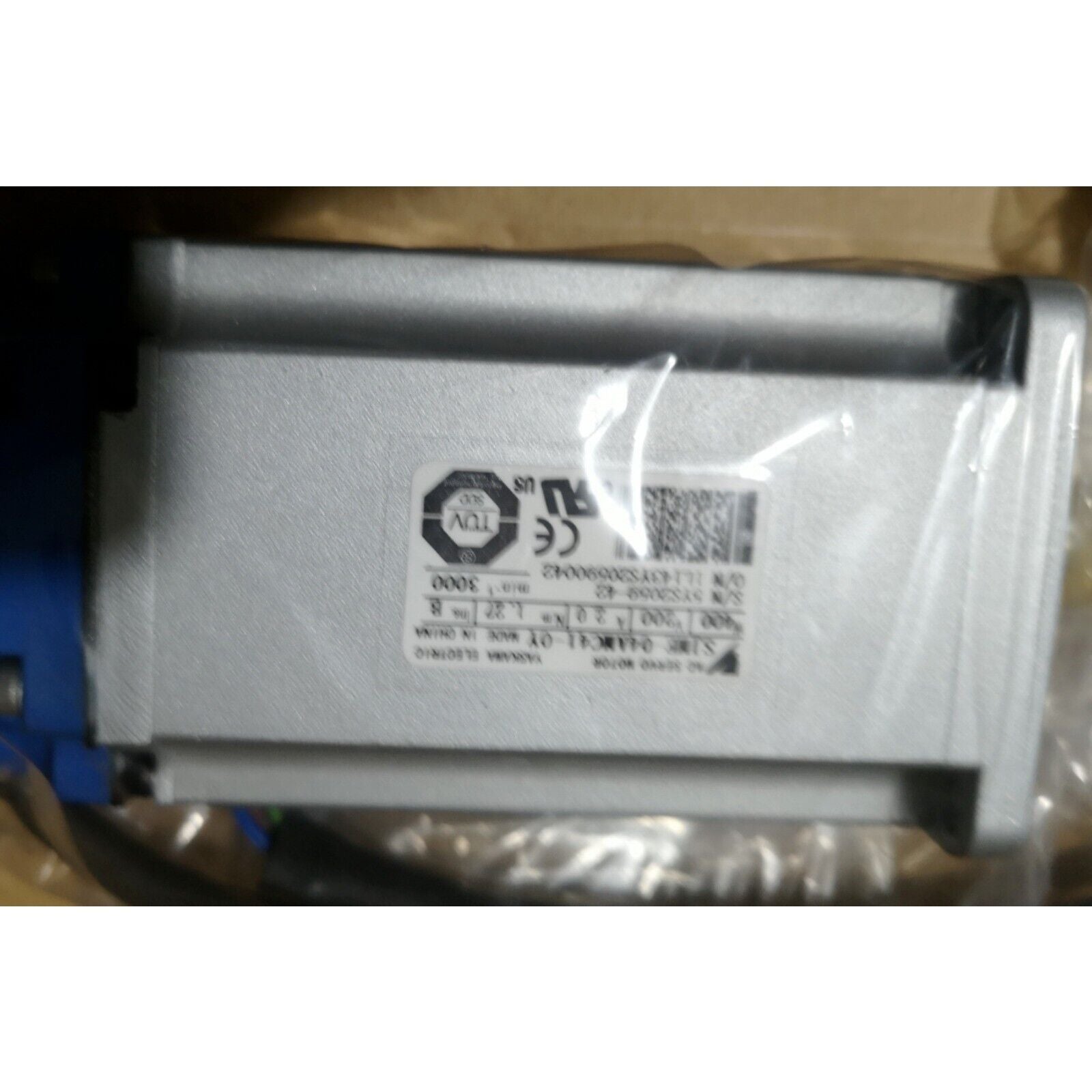 YASKAWA SJME-04AMC41-OY AC Servo Motor, Silver metal housing with certifications, Made in China.