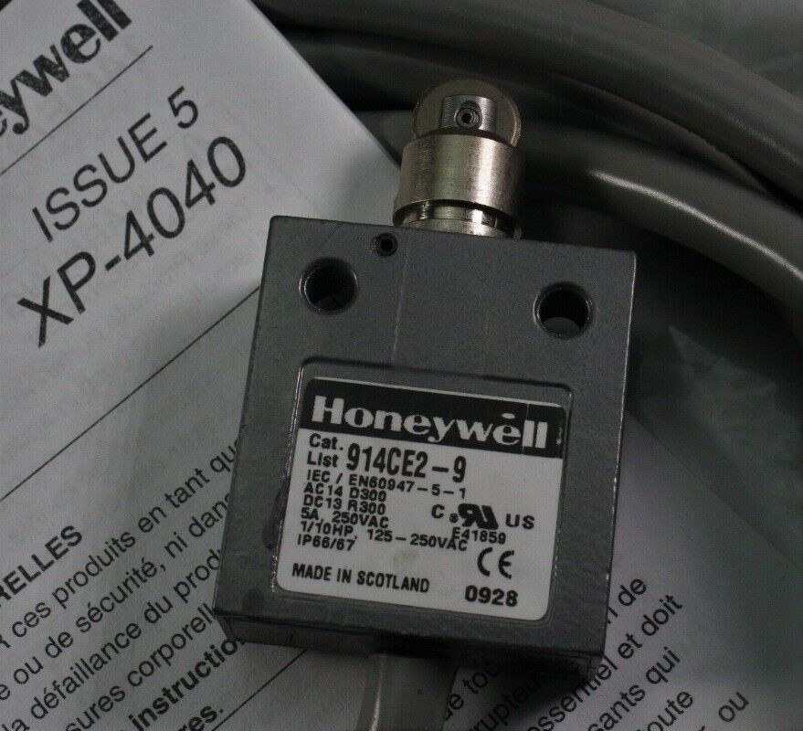 Honeywell 914CE2-9 Microswitch with Roller Plunger, Industrial Automation Part, Made in Scotland
