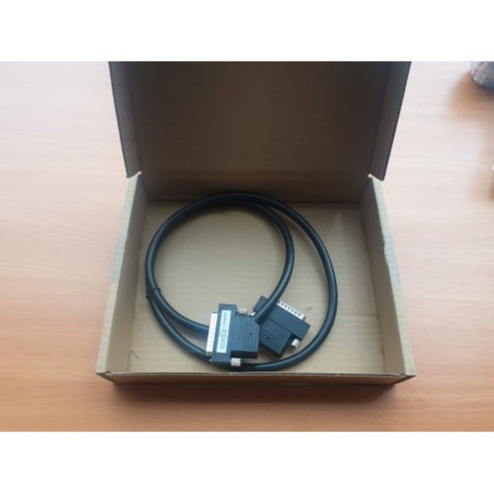 Siemens S7-300 PLC cable 6ES7368-3BB01-0AA0, black cable with connectors, in a cardboard box, industrial automation part