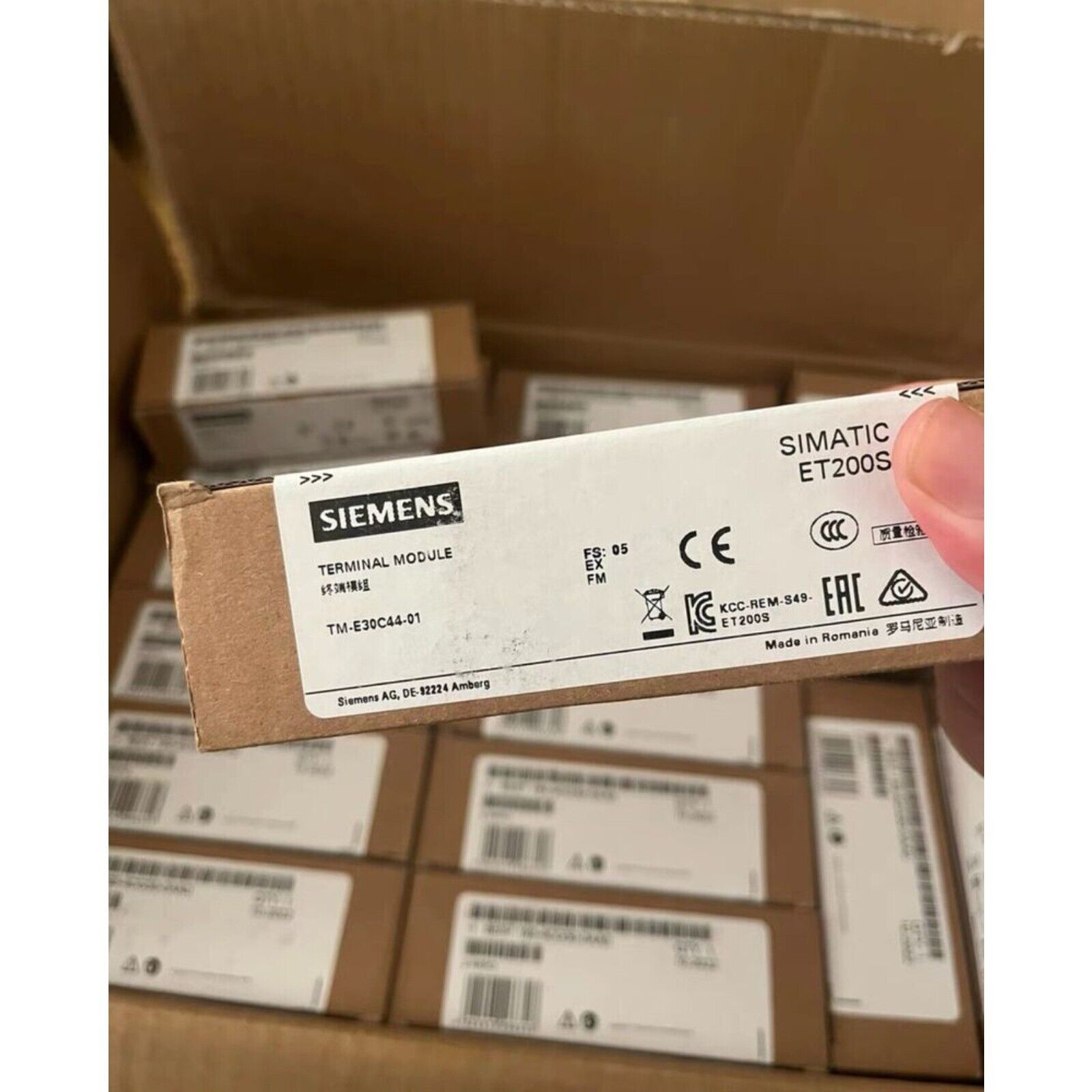 Siemens SIMATIC ET200S Terminal Module TM-E30C44-01 in packaging, industrial automation part