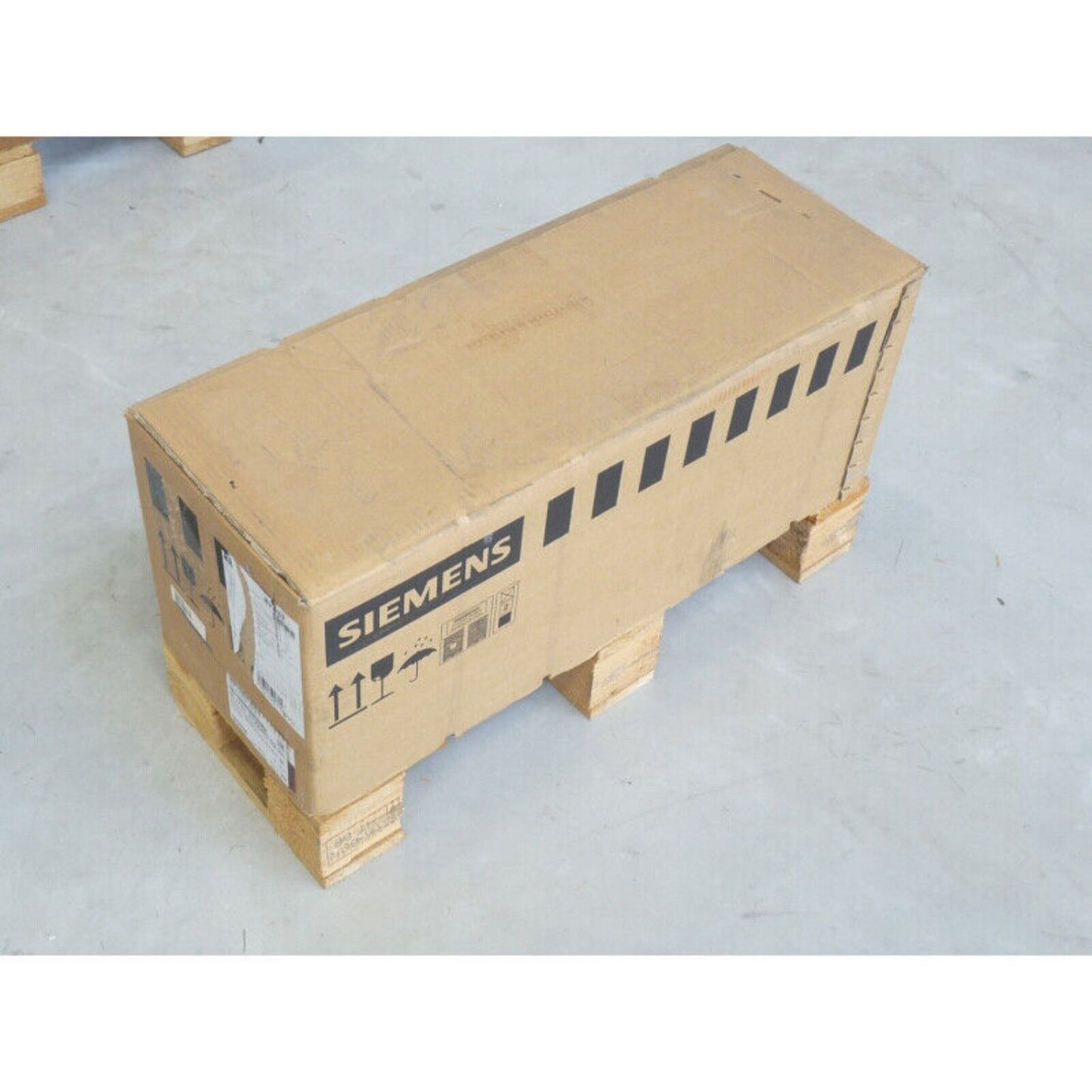 PLC | Siemens | 6SE6430-2UD37-5FA0 MICROMASTER 430 DRIVE 100HP 6SE6 430-2UD37-5FA0