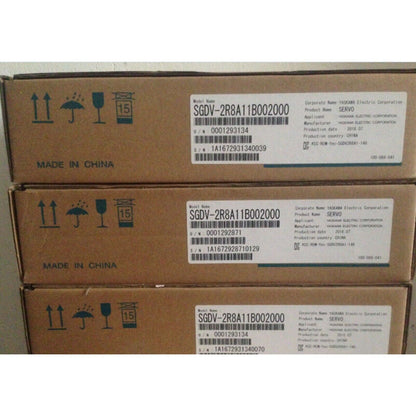 YASKAWA SGDV-2R8A11B002000 Servo Drive Boxes, featuring model number and serial number details