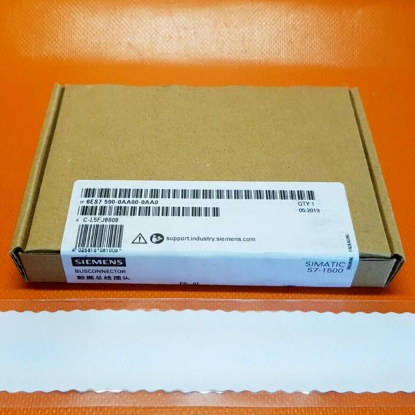Siemens SIMATIC S7-1500 Bus Connector box, model 6ES7 590-0AA00-0AA0, industrial automation part, product packaging.