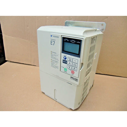 YASKAWA E7 Variable Frequency AC Drive, white case with control panel, 480V 17.0A, model CIMR-E7U47P5